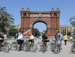 Barcelona Highlights & Hidden Gems: Guided Bike Tour